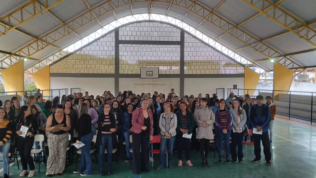 Treinamento das professoras das Escolas Municipais de Dores de Campos