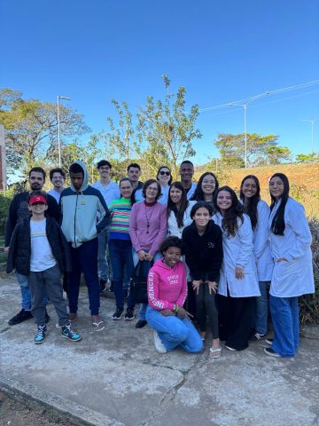 Visita ao horto medicinal da Universidade Federal de Juiz de Fora