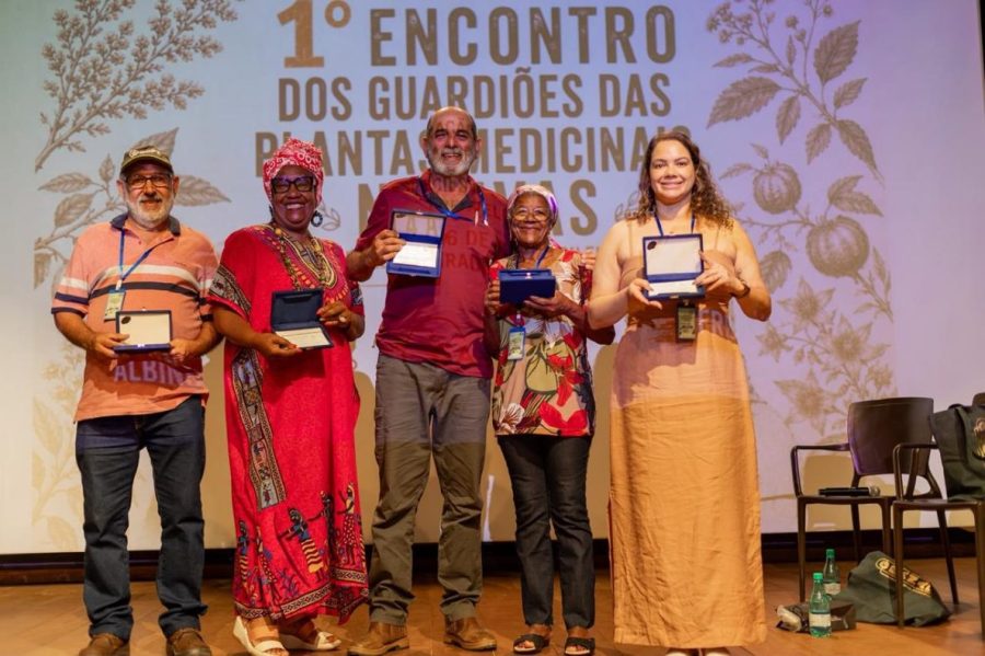 Encontro dos Guardiões das plantas medicinais nativas: Julio Terra (Curvelo), Isabel Cupertino (BH), Marcos Guião (Serro), Erci Paiva e Nayara Nascimento (Tiradentes)Data: 5 de setembro, 2026